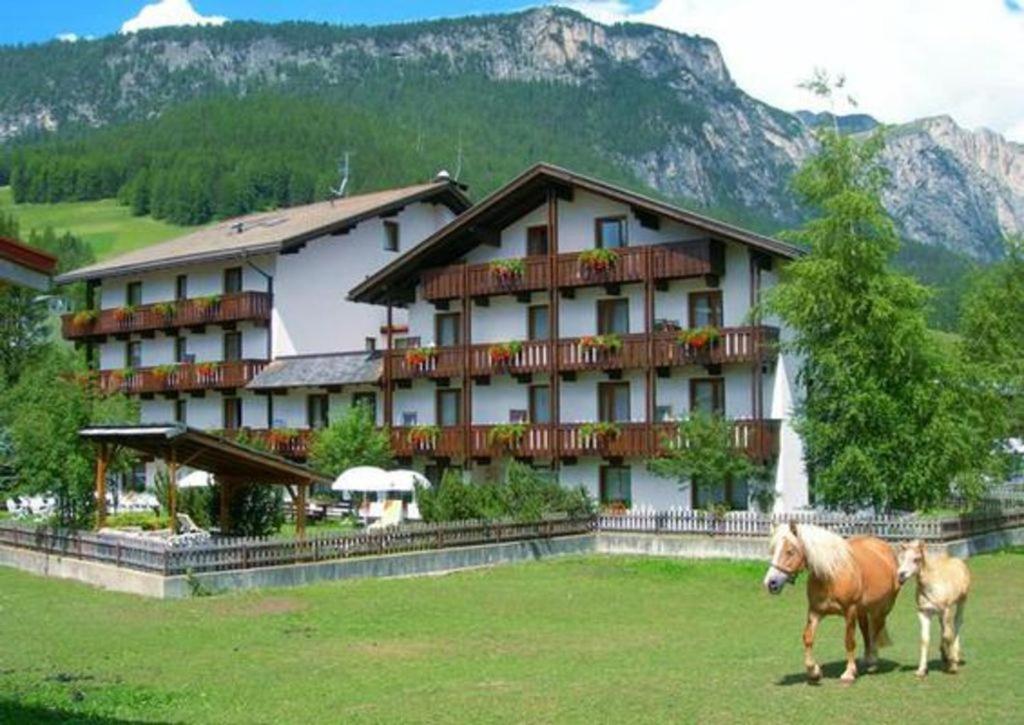 Appartamenti Astoria La Villa Ла Вилла Экстерьер фото